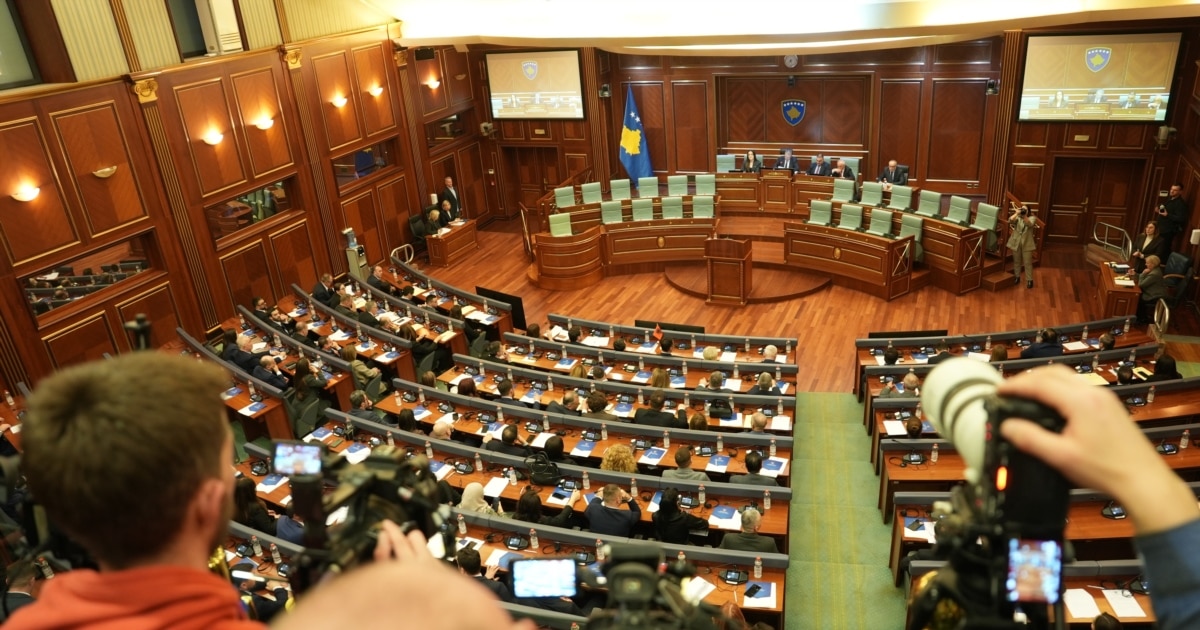 Shoqëria civile u bën thirrje partive për ujdi rreth presidentit  për t i shmangur zgjedhjet e parakohshme