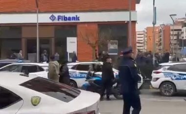 Tentoi të grabisë me armë zjarri bankën në Tiranë, arrestohet autori (EMRI)