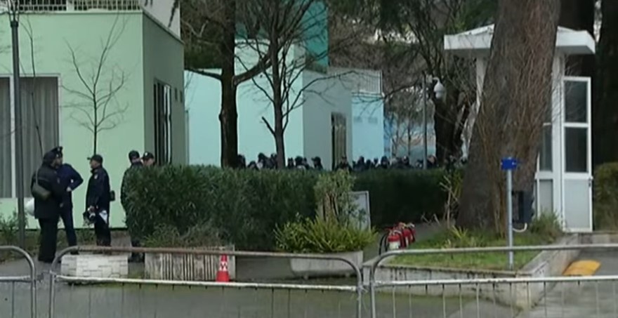 Protesta e opozitës kundër korrupsionit qeveritar, të angazhuar mbi 1300 efektivë policie, në gatishmëri edhe autobotet me ujë