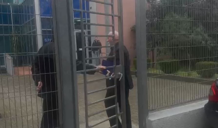 I doli emri në dosjen e Ballukut, biznesmeni Ram Geci paraqitet në SPAK (VIDEO)