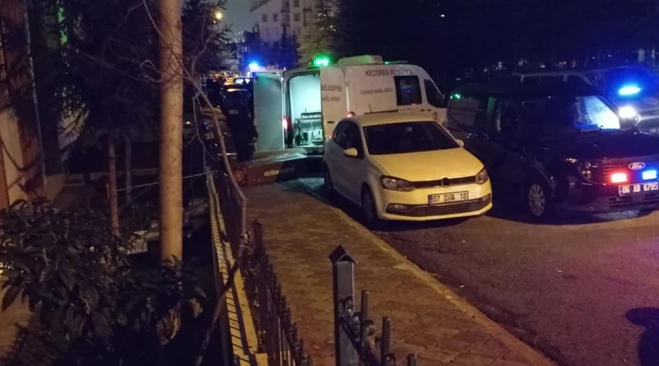 Krim i rëndë në familje, 35-vjeçari merr leje nga burgu dhe vret nënën, vajzën e tij dhe ish-gruan