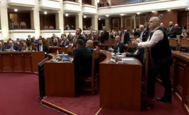 Përplasjet e vazhdueshme në seancë, PS kërkon të kalohet në votim pas përplasjeve ne seance