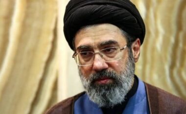 Djali i Khameneit zgjidhet Lider Suprem i Iranit