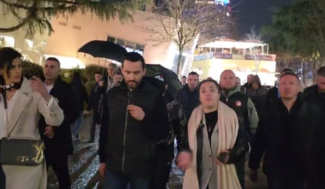 Përplasje para Kryeministrisë/ Lapaj drejt Komisariatit, shoqërohet një nga aktivistët e “Shqipëria Bëhet”