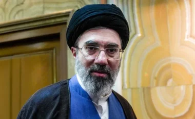 Tashetheme apo e vërtetë? New York Post: Mojtaba Khamenei mund të jetë homoseksual, ja pse babai i tij nuk e donte atë si pasardhës