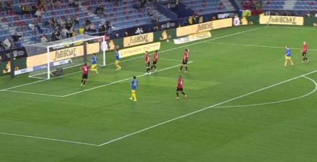 Ukrainë Shqipëri  Kuqezinjtë tentojnë me Brojën  mbyllet pjesa e parë pa gola