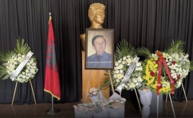 Homazhe në nder të parodistit Mane Lumani, kolegët: Do të mbetet në kujtesën e njerëzve