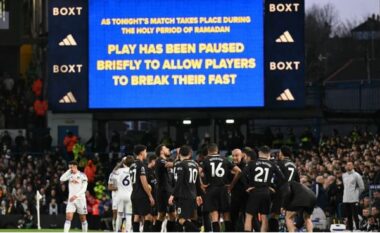 Ndërprerja e ndeshjes për iftar, Guardiola kritikon tifozët e Leeds për fishkëllimat ndaj myslimanëve: Respektoni fenë