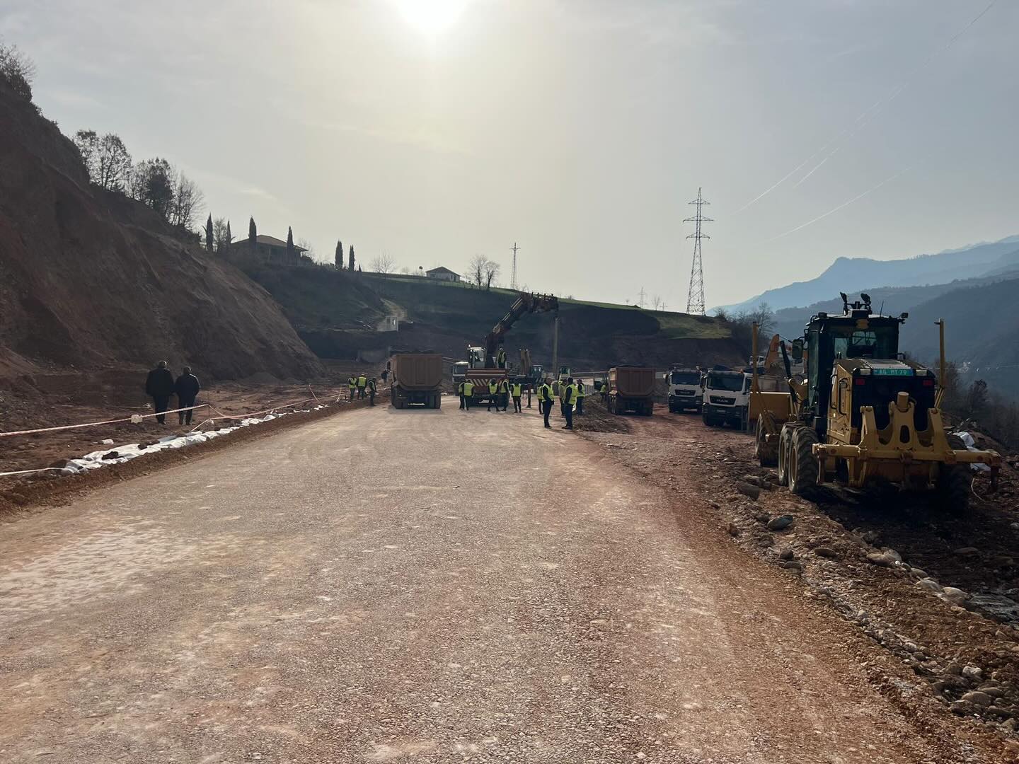 Pas 11 ditësh izolim, rihapet sot rruga Librazhd-Prrenjas, ARRSH: Si do të funksionojë qarkullimi i mjeteve