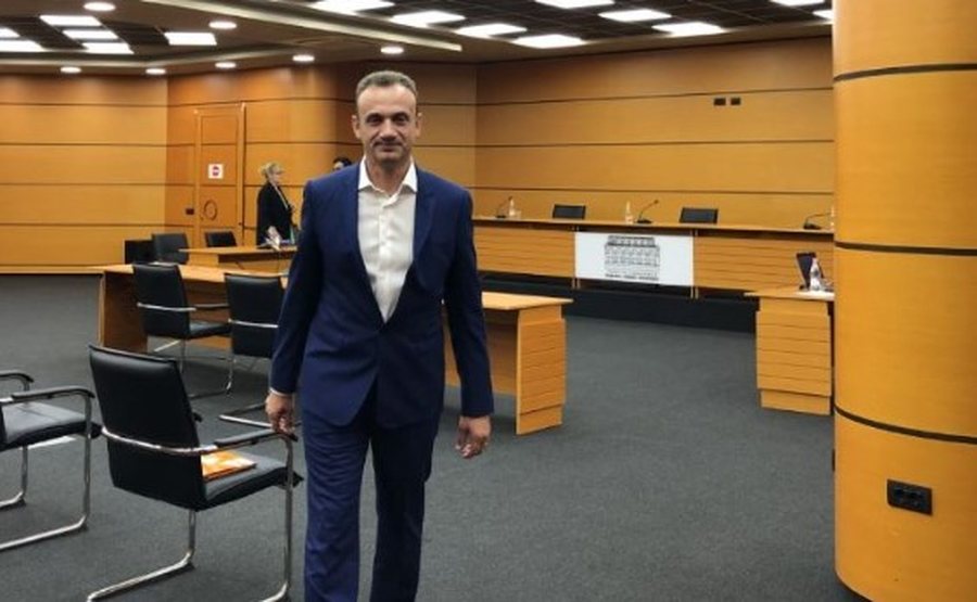 I dënuar për dosjen  Toyota Auris   shkarkohet nga detyra ish kreu i Prokurorisë së Vlorës  Aurel Zarka