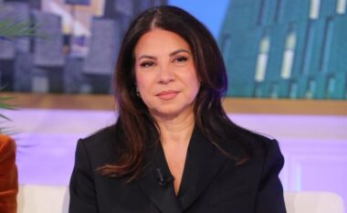 VIDEO/ Nuk po ndihej mirë gjatë bisedës live: Gazetarja Rudina Xhunga largohet nga emisioni, mjekja e ftuar në panel i jep ndihmën e parë