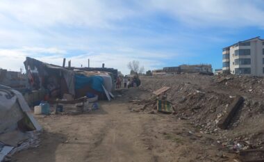 BIRN: Të lënë mes katër rrugëve, banorët rikthehen me baraka te Ura e Dajlanit