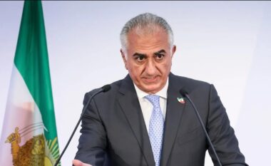 Trashëgimtari i ish-shahut të Iranit mesazh qytetarëve: Rrëzoni Republikën Islamike