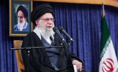 Nga jeta si aktivist te diktatura e pamëshirshme dhe financizmi i terrorizmit! Kush ishte Ajatollah Ali Khamenei?