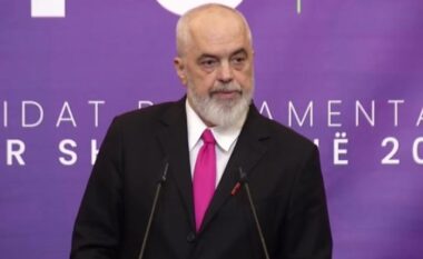 Pas protestës së djeshme, Rama vizitë në ish-rezidencën e diktatorit: Artistët i gjeta të traumatizuar! Turp për gjykatësit që rinxjerrin në rrugë zjarrvënësit