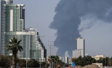 Irani vazhdon sulmet në të gjithë rajonin e Gjirit, pezullohet përkohësisht disa operacione nafte