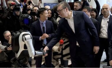 ROBOTËT KINEZË PËR USHTRINË! Serbia synon robotë ushtarakë nga Kina, ekspertët shprehin dyshime