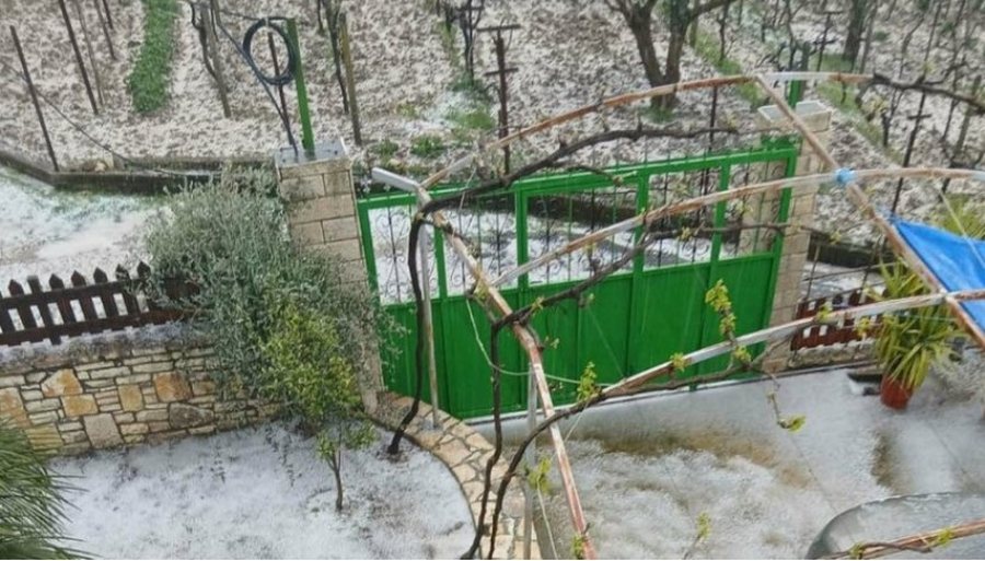 Moti i keq ka përfshirë vendin  breshëri shkakton dëme në disa fshatra të luginës së Vjosës