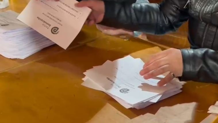 EMRI/ Përfundon numërimi, zgjidhet kryetari i ri i PD-së në Pogradec