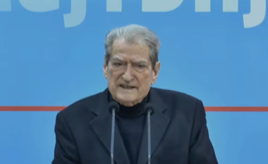 “Kush tha që…”/ Berisha i replikohet gazetarit pasi u pyet nëse do rikandidojë për kreun e PD-së më 23 maj