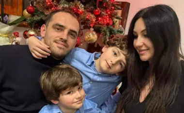 Gëzim në familjen e Jozefina Topalli, vajza e saj bëhet nënë për herë të tretë