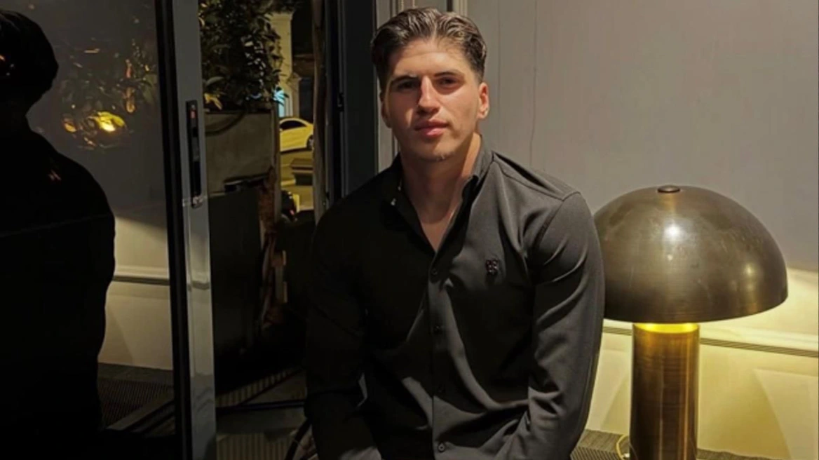 Sulm me a më në Turqi  Vritet futbollisti 21 vjeçar  një person qëlloi drejt automjetit me të cilin po lëvizte