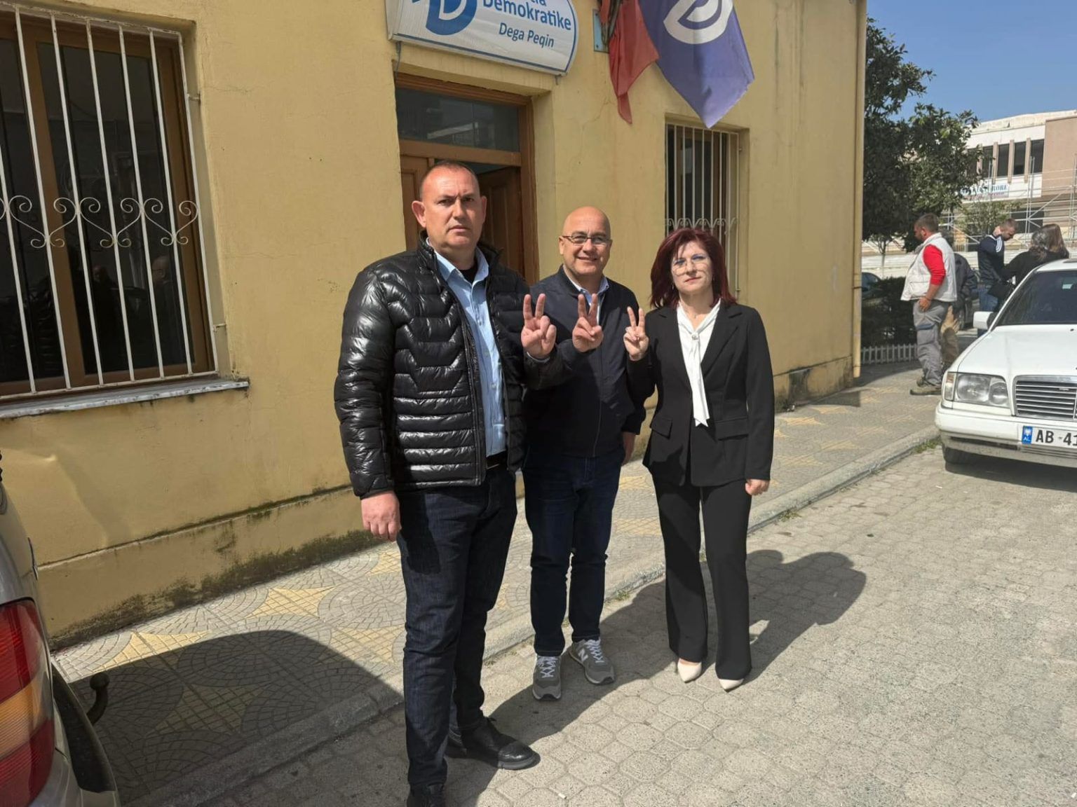 Zgjedhjet për kryetarët e degëve të PD në rrethe  Në Peqin për herë të parë zgjidhet një grua  Enkelejda Gripshi fiton garën