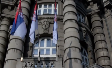 SERBIA ARRESTON PËR FLAMUJ/ Videoja me simbole kombëtare çon në akuza për urrejtje