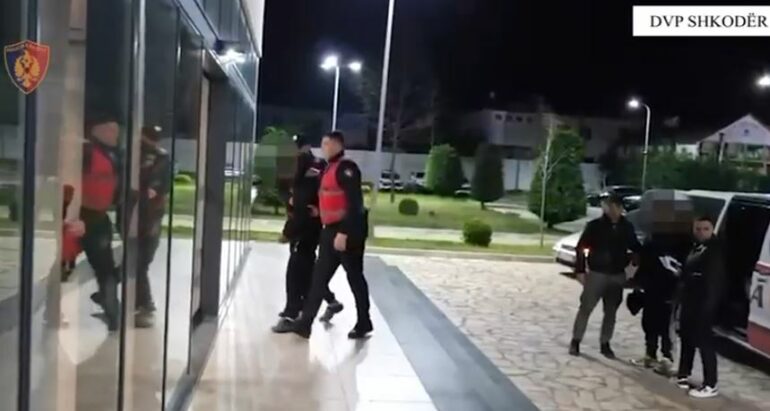 Transportonte emigrantë kundrejt pagesës  arrestohet 27 vjeçari në Shkodër