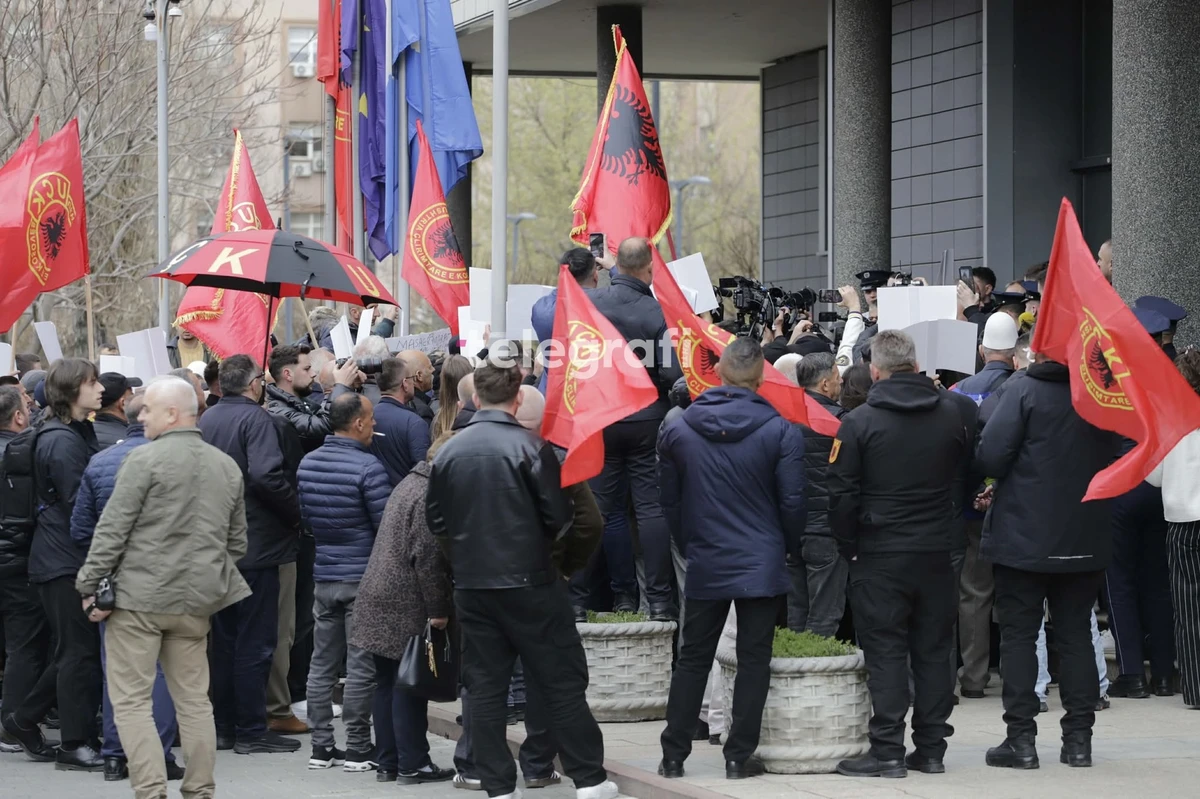 Jashari kritikon qeverinë dhe Kuvendin  Ministrat anti UÇK dhe ekspozitat që shtrembërojnë historinë
