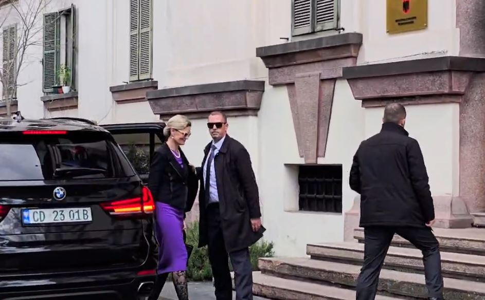 Gara për zgjedhjen e kreut të ri të Policisë së Shtetit, e ngarkuara me punë e SHBA, Nancy VanHorn shkon në ministrinë e Brendshme