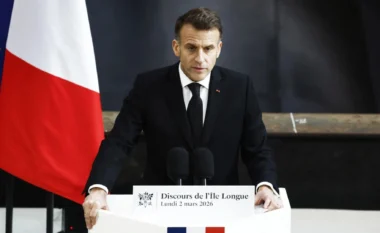 Macron telefonatë me presidentin Iranian: I kërkova ndalimin e sulmeve ndaj vendeve në rajon dhe hapjen ngushticës së Hormuzit