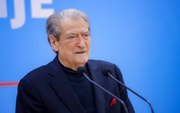 Berisha flet për skenarët në Parlament ditën e votimit të imunitetit të Belinda Ballukut: Nuk përjashtohet as ngujimi dhe greva e urisë (VIDEO)