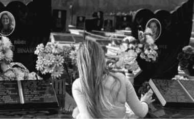 Pas Big Brother-it, Elijona viziton varret e nënës dhe motrës: Shpresoj që nga lart po më shihni dhe po ju bëj krenare