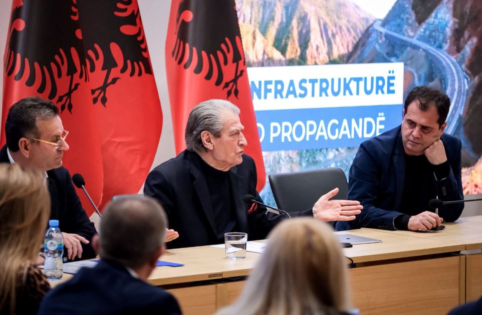 Berisha akuza qeverisë për infrastrukturën: Shtuan tre herë numrin e patronazhistëve të punësuar dhe lanë Durrësin e Tiranën pa ujë