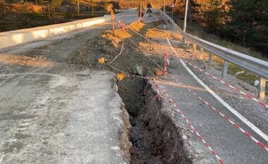 Mirëmbahet nga kompania “Alko Impex Construction”/ Dëmtohet rruga në Gjinar, çahet asfalti, rrezik në qarkullimin e mjeteve