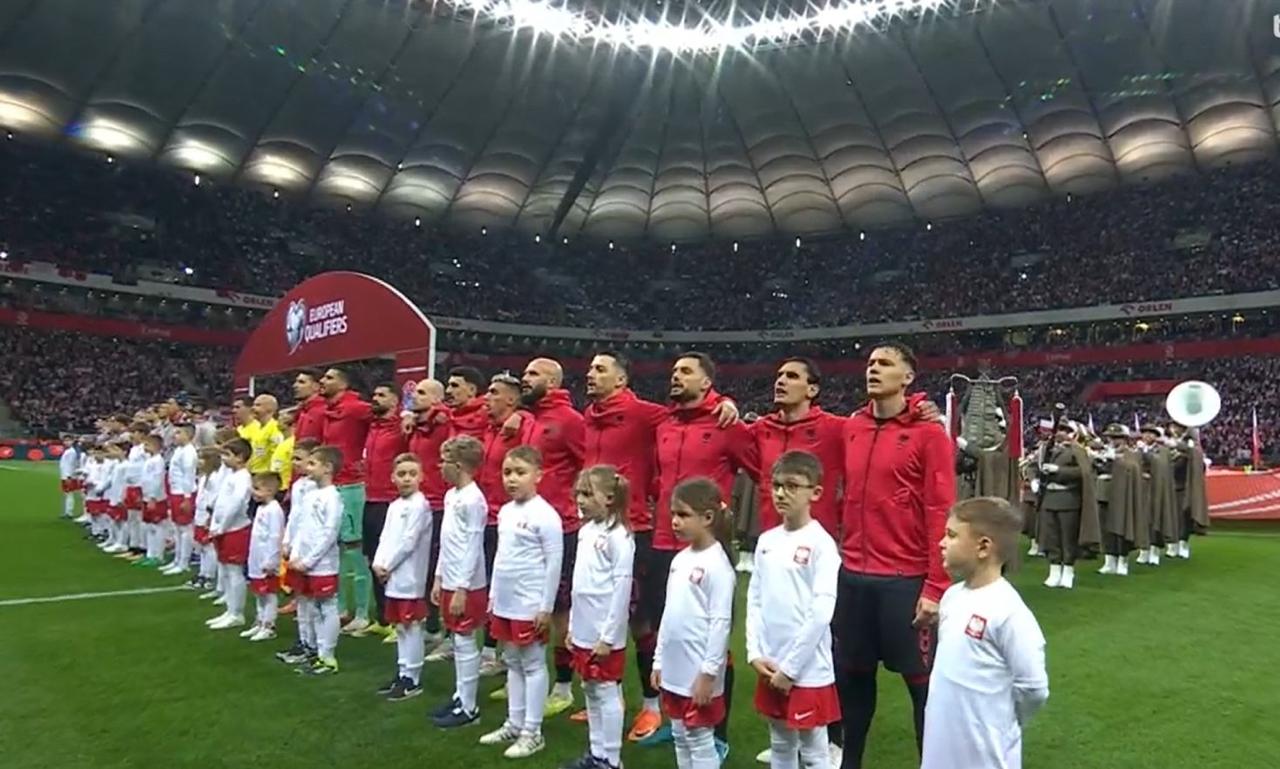 VIDEO/ Humbëm shansin, Polonia kalon në finale