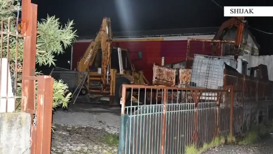 Zbulohet “shtëpia e barit” në Durrës/ Arrestohen 4 persona, një prej tyre punonjës i OSHEE, në kërkim një nga bashkëpunëtorët