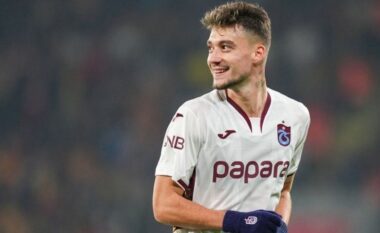 VIDEO/ Tifozët e Trabzonsporit janë të inatosur për trajtimin që po i bëhet Muçit në Turqi: Këtë nuk do ta harrojmë…