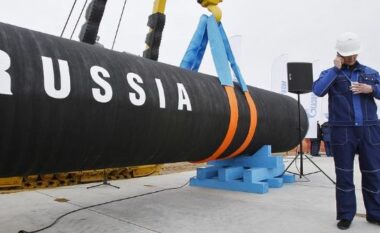 SHBA heq përkohësisht sanksionet ndaj naftës ruse, shkak rritja e çmimeve globale