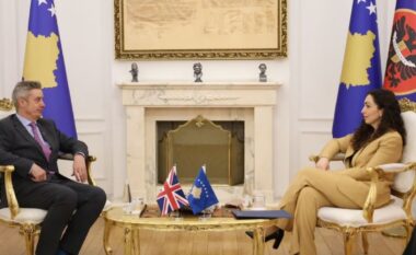 Ambasadori britanik në Prishtinë takon Osmanin: Bisedimet konstruktive, thelbësore për të gjetur zgjidhje