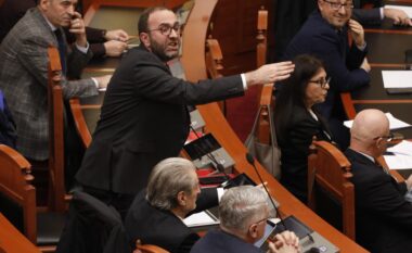 Sekretariati i Etikës përjashton 10 ditë nga Kuvendi, Gazment Bardhin dhe Klevis Balliun