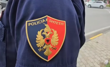 Plas sherri në Komisariatin Nr.3 në Tiranë, Polici bashkiak dhunon kolegun në zyrë (EMRAT)