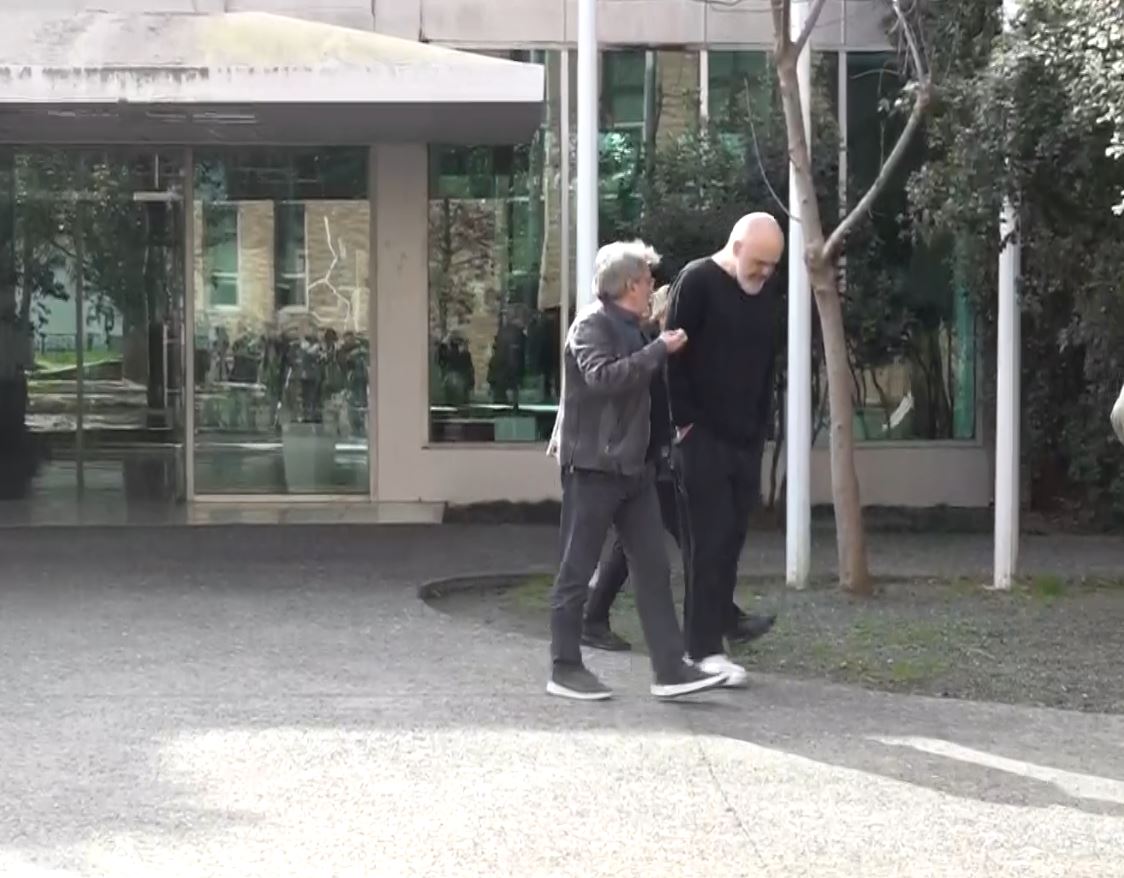 Zbardhen prapaskenat e diskutimeve në mbledhjen e Kryesisë së PS