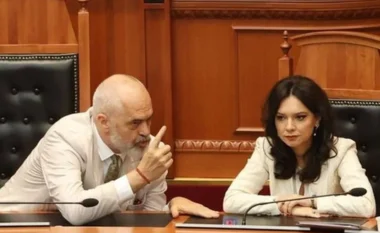 Ish-ministri socialist kritika të ashpra ndaj Ramës pas debateve në mbledhjen e grupit parlamentar të PS: Zgjohuni sa nuk është vonë…