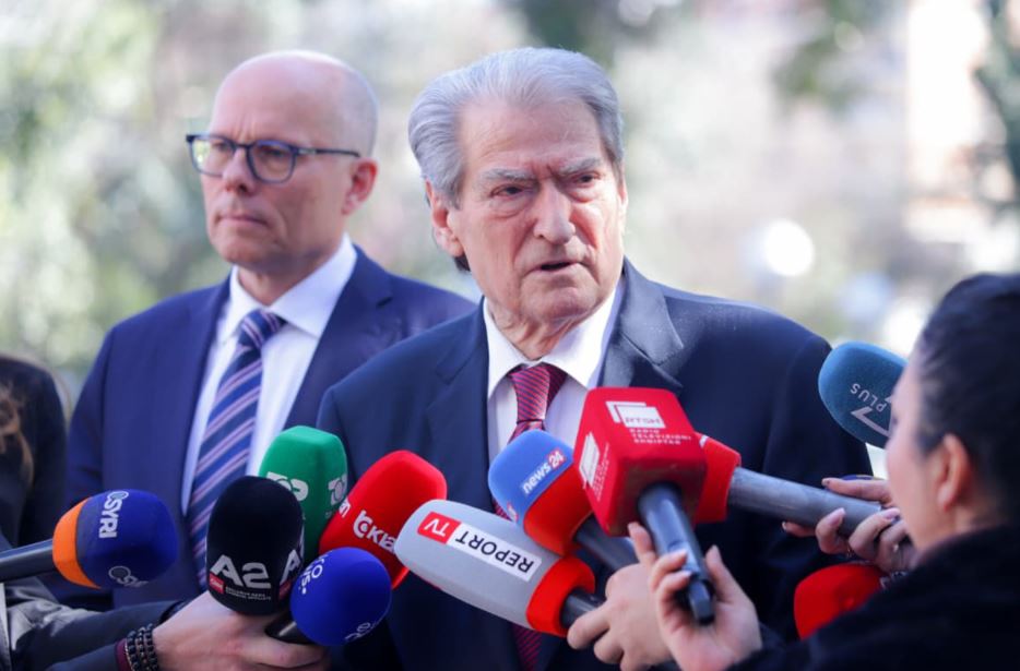 Berisha takon zyrtarin e lartë gjerman  E informova mbi bllokimin e drejtësisë  Ne qëndrojmë të vendosur në projektin e integrimit në Europë