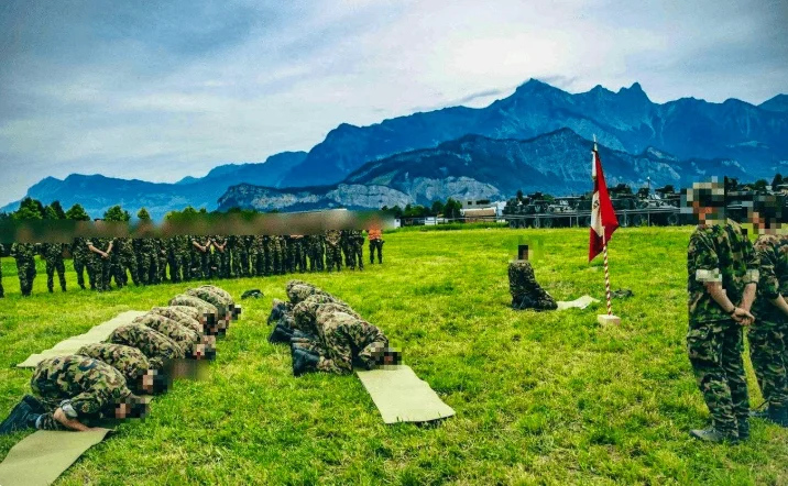 Ramazani në armatën zvicerane / Ushtarët mund të agjërojnë dhe të falen. Mbi 10.000 shqiptarë në Armatën helvetike, krenar me uniformën zvicerane, krenar me orgjinen e tyre!