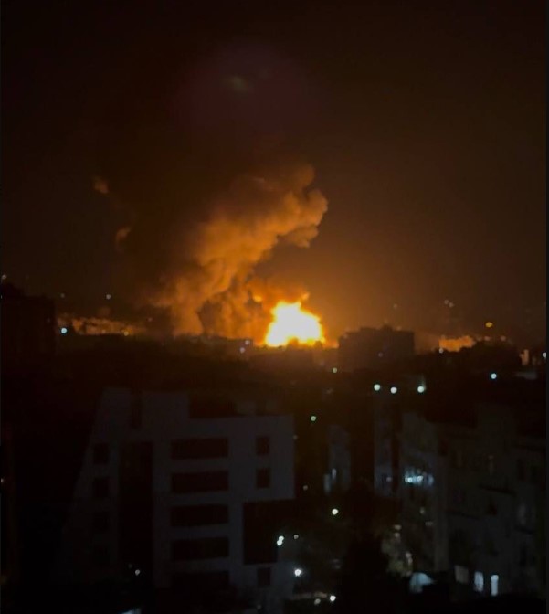 SHBA shkatërron 11 anije iraniane në Gjirin e Omanit  Departamenti i Shteti thirrje qytetarëve amerikanë  Largohuni menjëherë nga Irani