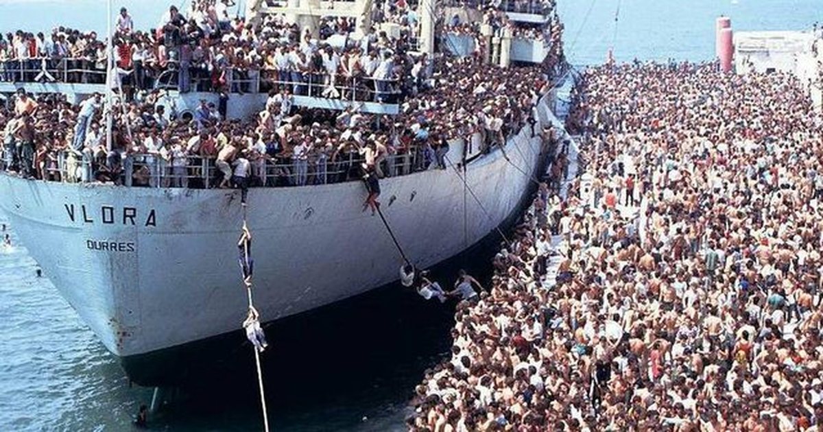 Tragjedia e Otrantos/ Shpërthen në lot ministrja Ismaili, familjarët e viktimave: Vendimi i gjykatës italiane ka qenë i padrejtë (VIDEO)