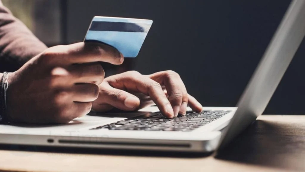 Mesazhe mashtruese në emër të postës u drejtohen qytetarëve! Policia ngre alarmin: Ja si të ruani të dhënat tuaja